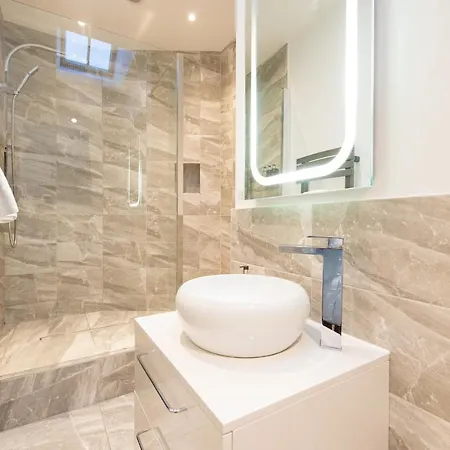 The Tower By Harrogate Serviced Apartments Extérieur photo