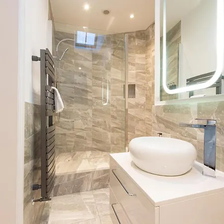 The Tower By Harrogate Serviced Apartments Extérieur photo