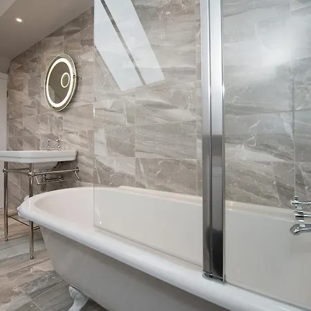 The Tower By Harrogate Serviced Apartments Extérieur photo