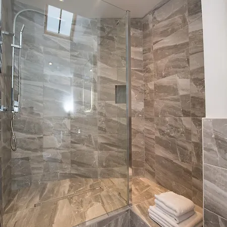 The Tower By Harrogate Serviced Apartments Extérieur photo